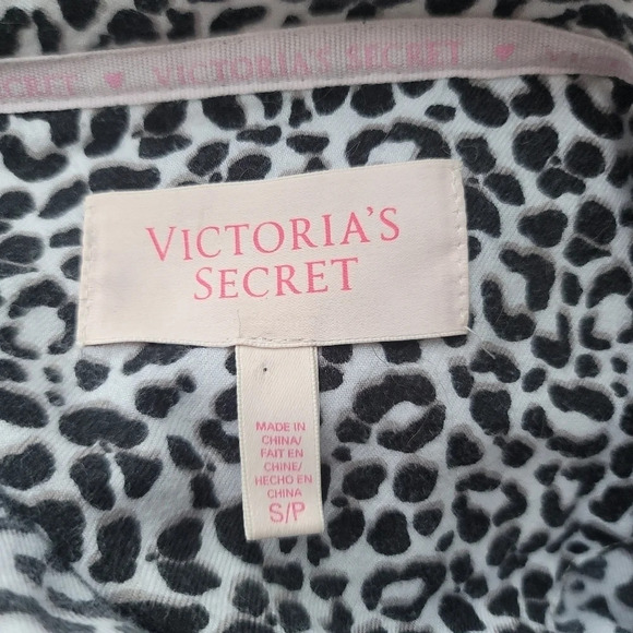 Victoria's Secret Sz S Black White Gray Leopard Button Front Pajama Top Long Slv - Picture 6 of 10